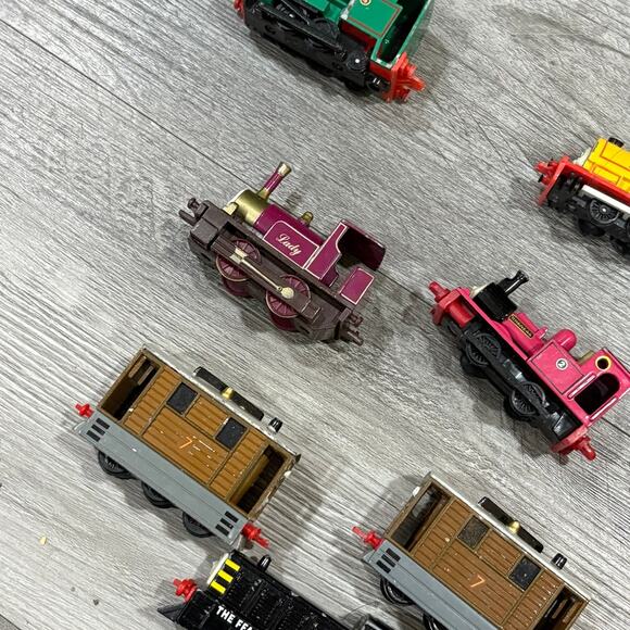 Vintage Thomas the train 1960’s-2000’s Lot of 16 trains - Picture 5 of 6